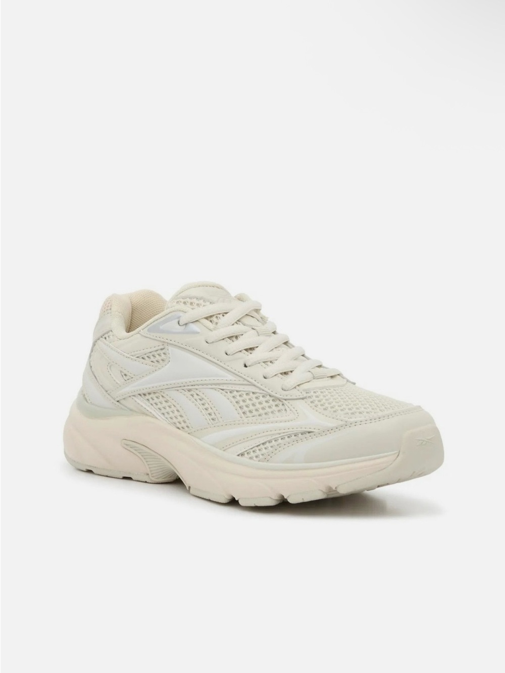 Woman's Athleisure Reebok Bellwave Sneaker Sz 9
